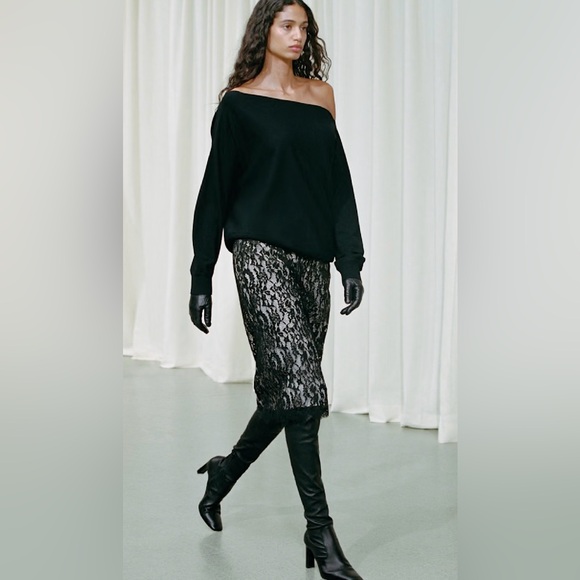 Aritzia Inspiration Sweater - Picture 5 of 5